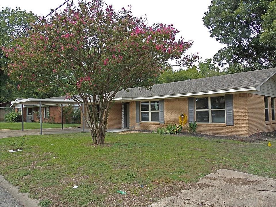 1st image of 205 E 11th St