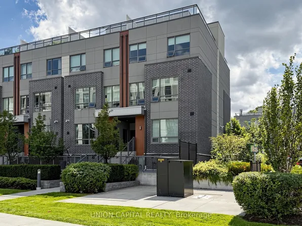 1238 Cawthra Rd #4, Mississauga, ON L5G 0B6