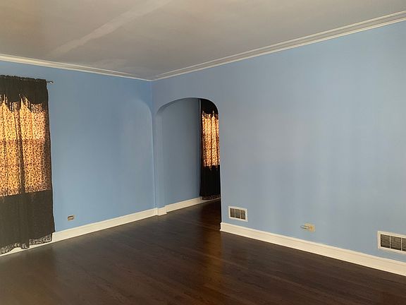 3rd image of 6538 S Sacramento Ave
