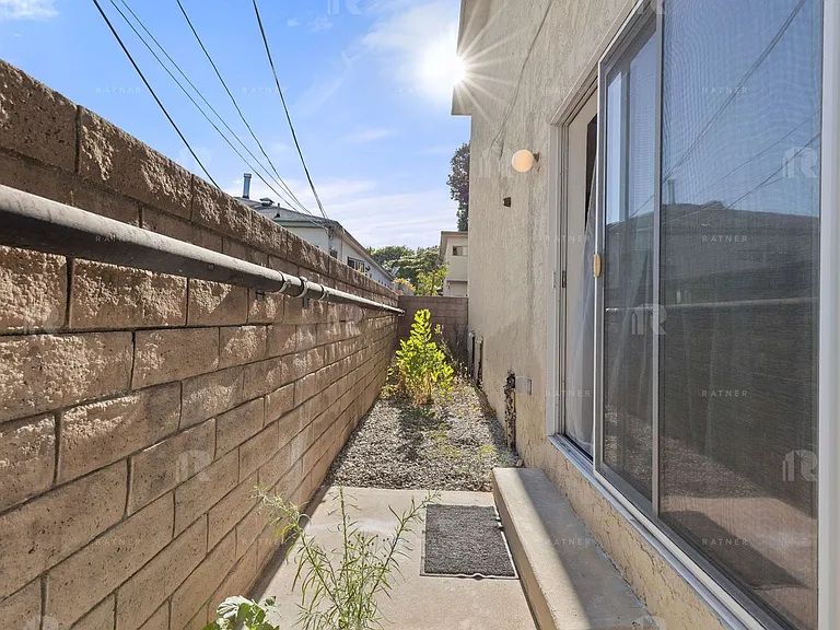 (Ar/Jo/Em:B) 350 S. Sierra Madre Blvd — Photo 20