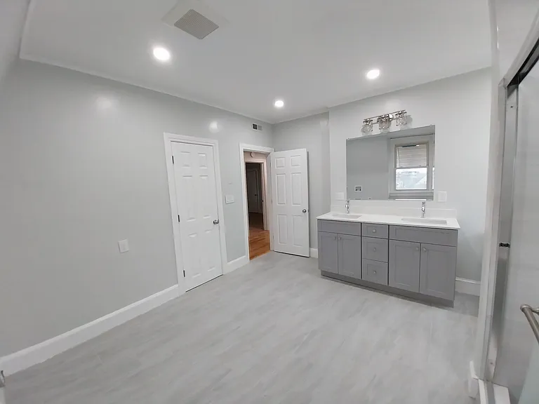 295-297 Beech St #3 — Photo 10