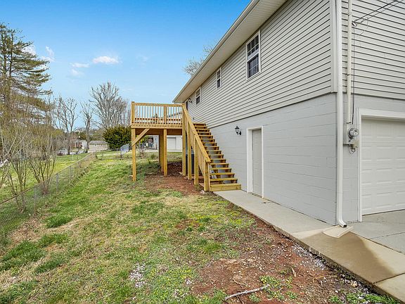 3rd image of 4701 Harrell Cir