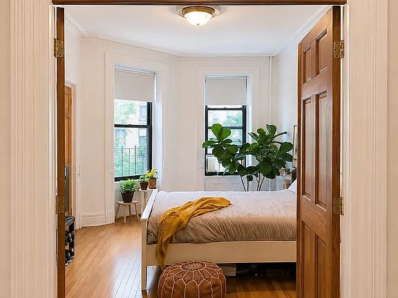5th image of 191 17th St APT 2