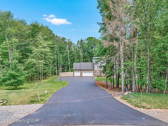 4th image of 330 Deer Run Dr