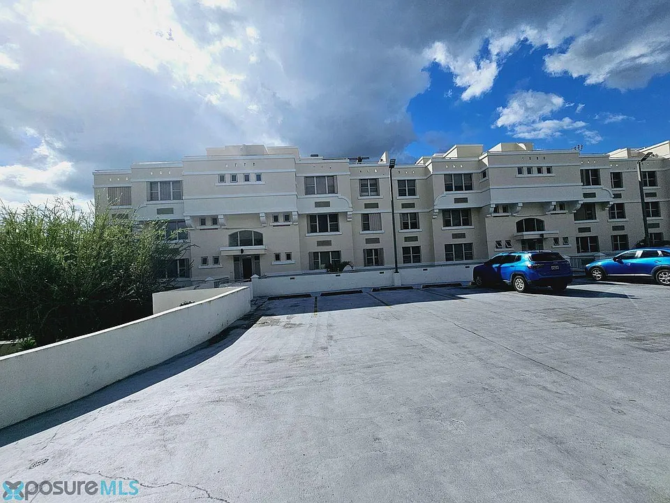 682 Condominio #0