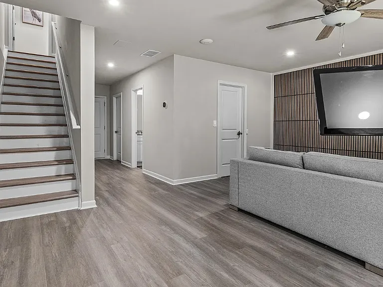 105 Crane Ln #1B — Photo 36
