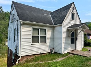 119 N Lewis St #2, Glenville, WV