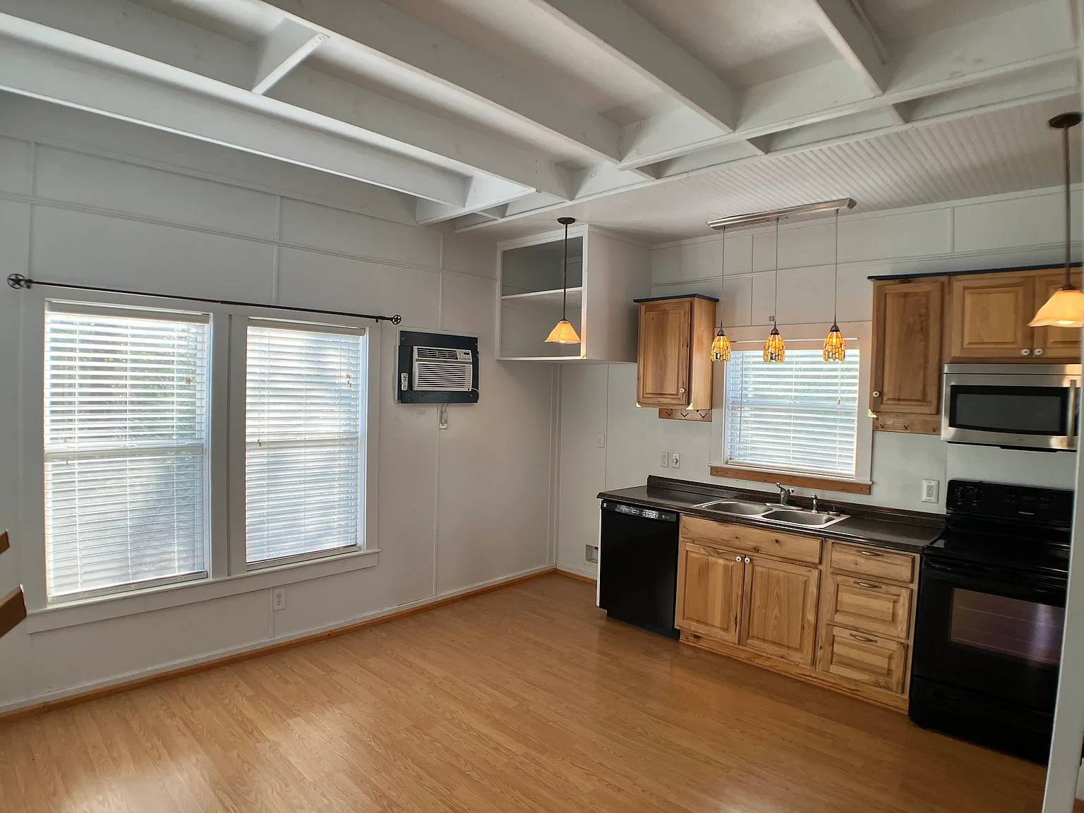 2 bed, 825 sqft, $1,625 — Photo 4