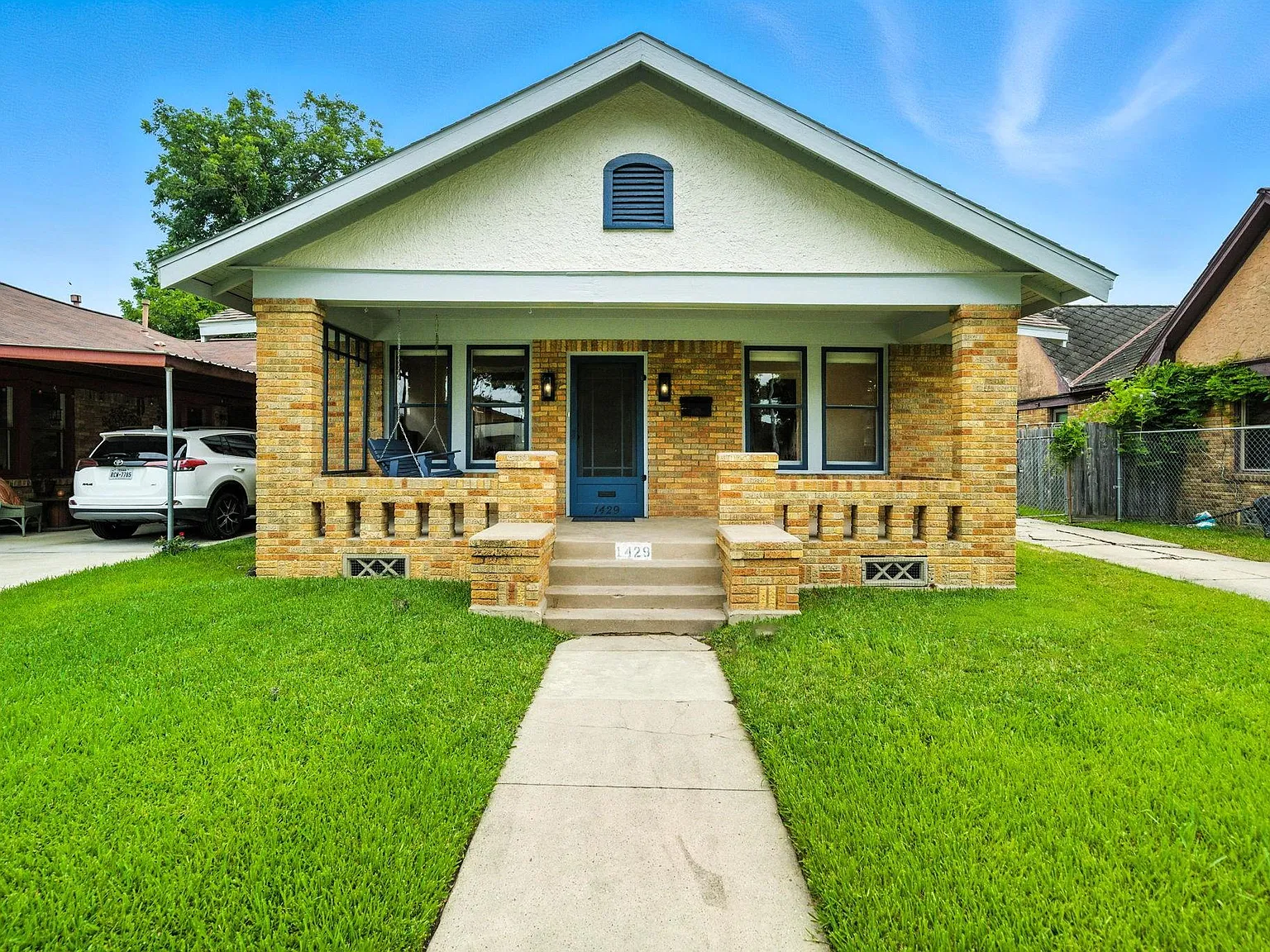 2 bed, 1.0 bath, 900 sqft, $1,950 — Photo 2
