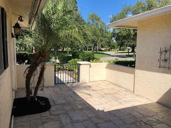 5th image of 7157 Fairway Bend Cir