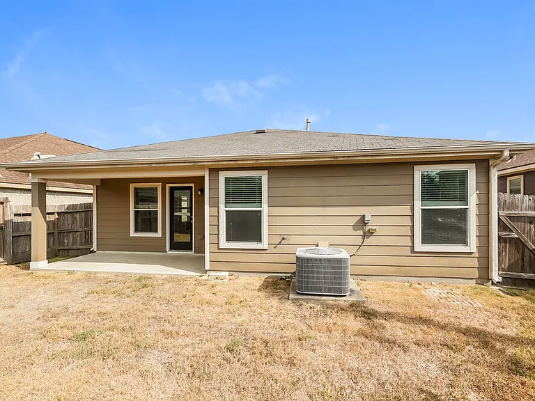 29327 Legends Green Dr — Photo 16