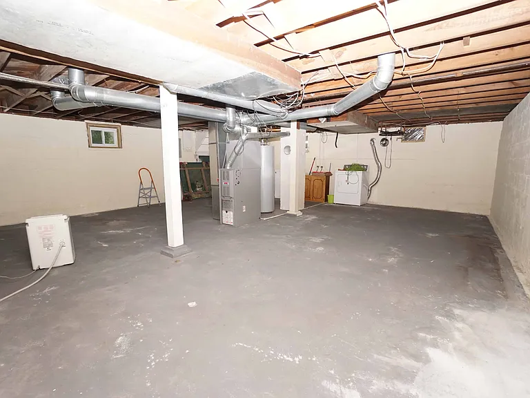 111 Sherman St — Photo 19