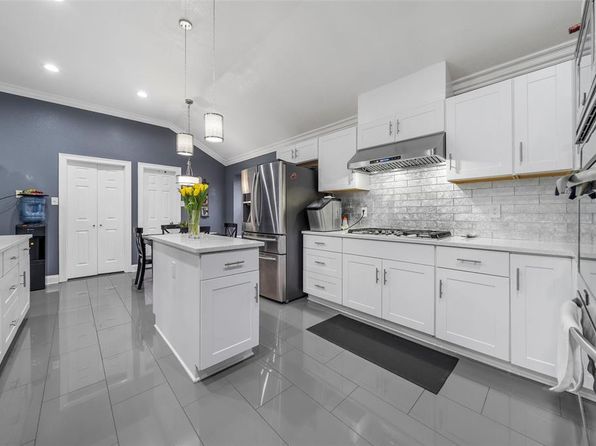 3102 Antelope Dr