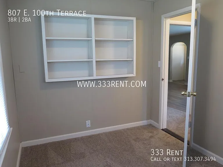 807 E 100th Ter — Photo 11