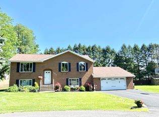 1 McDonald Ln, Rensselaer, NY 12144