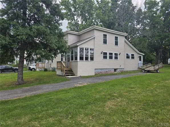 700-702 Stump Rd, Skaneateles Falls, NY 13153