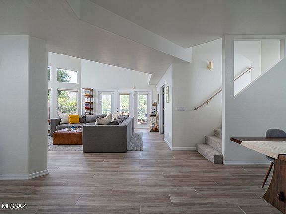 4th image of 6130 N Running Deer Cir