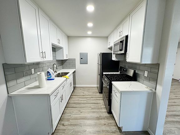 4th image of 12011 Pacific Ave #9