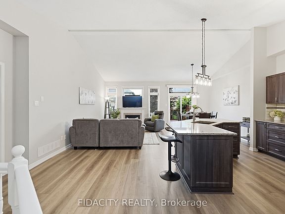 5th image of 925 Burwash Landing Bay