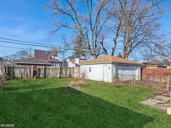 3rd image of 1906 S 2nd Ave