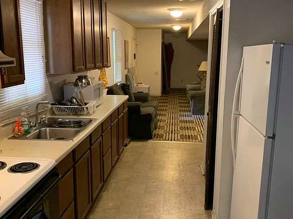 4th image of 1051 Ebenezer Avenue Ext