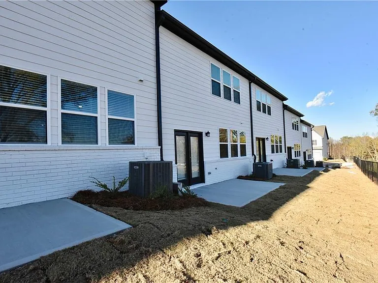140 Star Ct — Photo 15