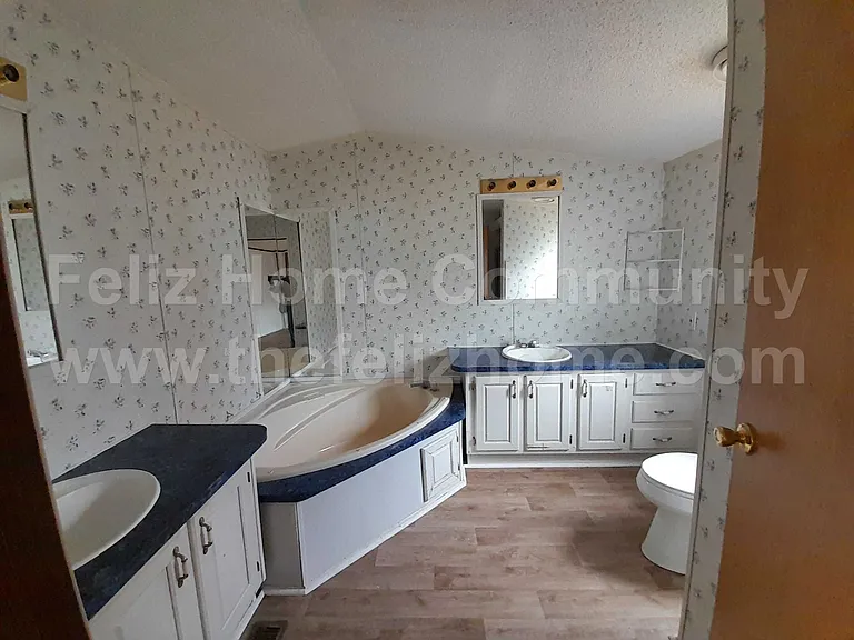 4-6016 Glade Rd #4 — Photo 9