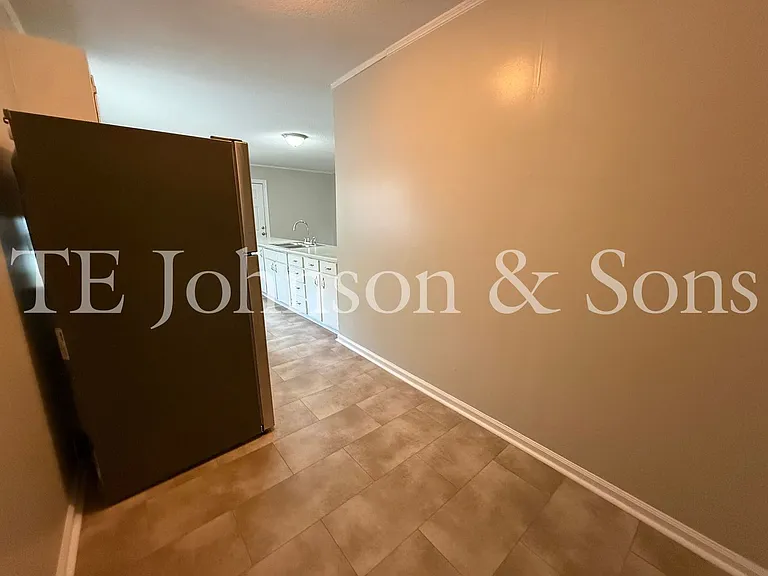 526 Chandler St — Photo 17