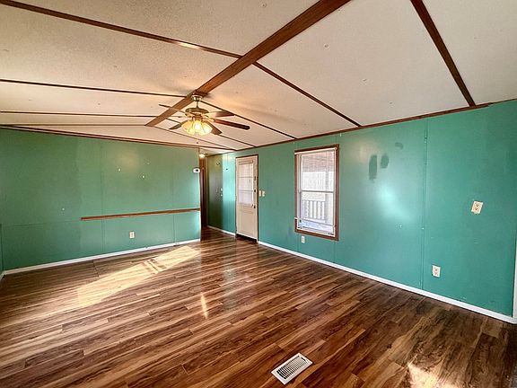 5th image of 2191 Seven Knobs Rd