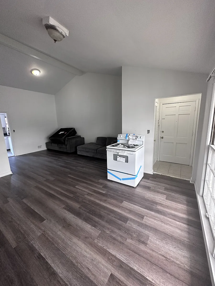 Building Photo - 1801 Bashford Manor Ln #5