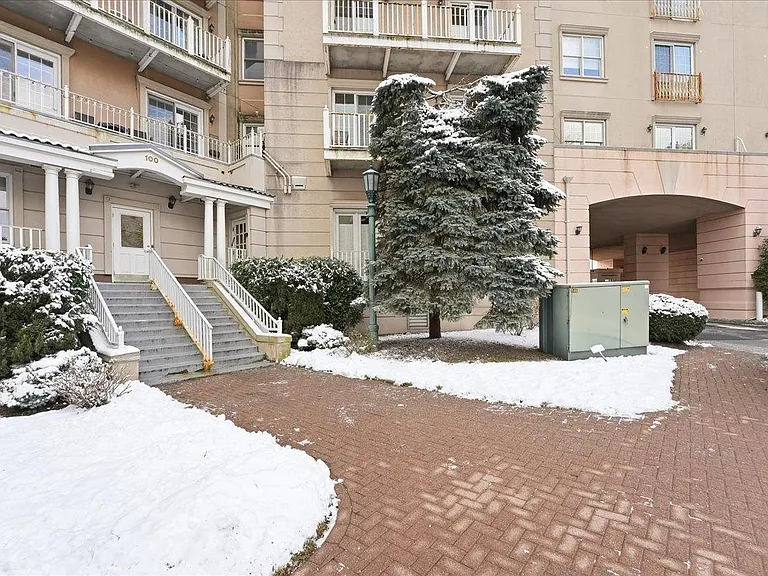 100 Shearwater Ct E — Photo 17