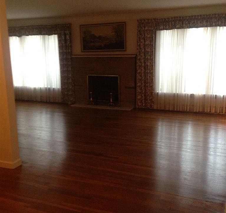 1st image of 402 Dumbarton Blvd