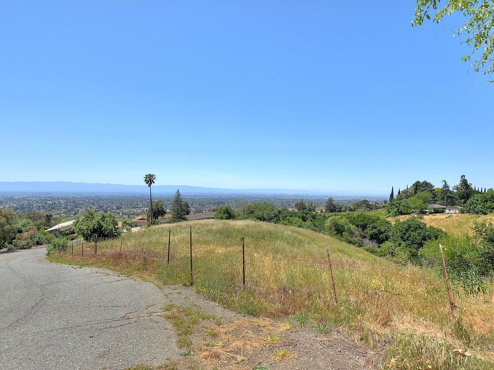 1st image of 15221 Camelot Dr