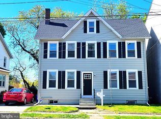 16 W 3rd St, Florence, NJ 08518