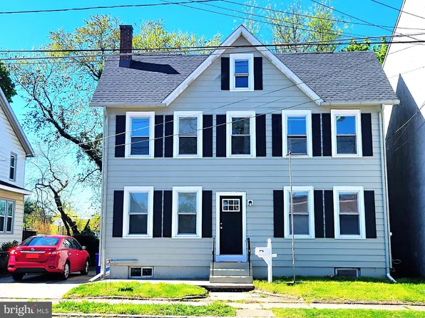 16 W 3rd St, Florence, NJ 08518