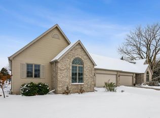 125 Fieldcrest Dr, Brillion, WI 54110