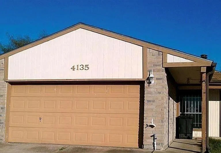 4135 Alief Village Dr — Photo 2