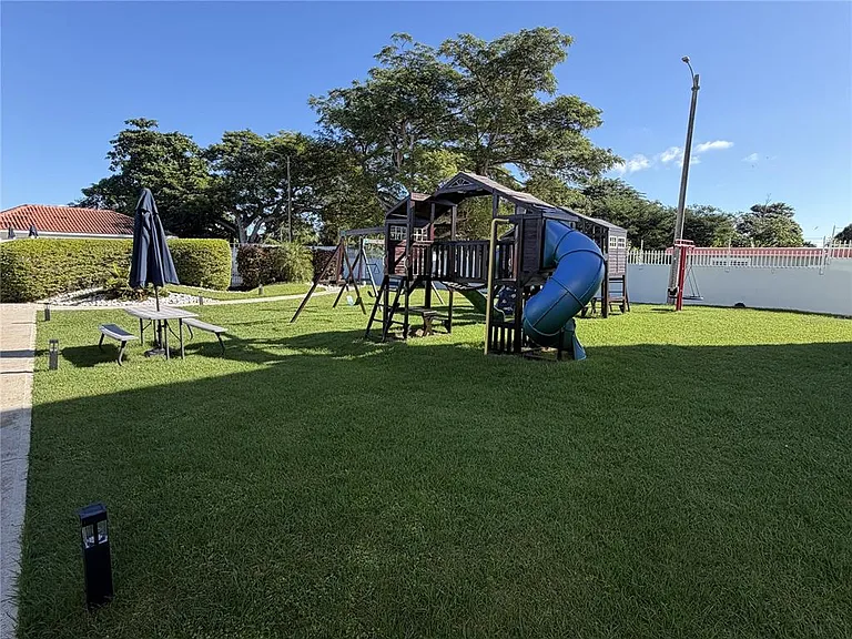 208 Cond Vereda Del Mar #208 — Photo 12