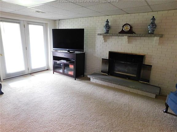 3rd image of 423 Waverly Dr