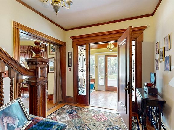 3rd image of 264 Court Rd