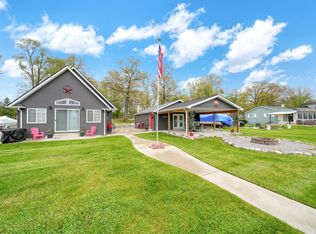 601 Canal Dr, Brooklyn, MI 49230
