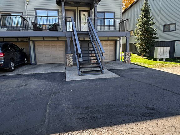3rd image of 1601 Woodbridge Ct #1601