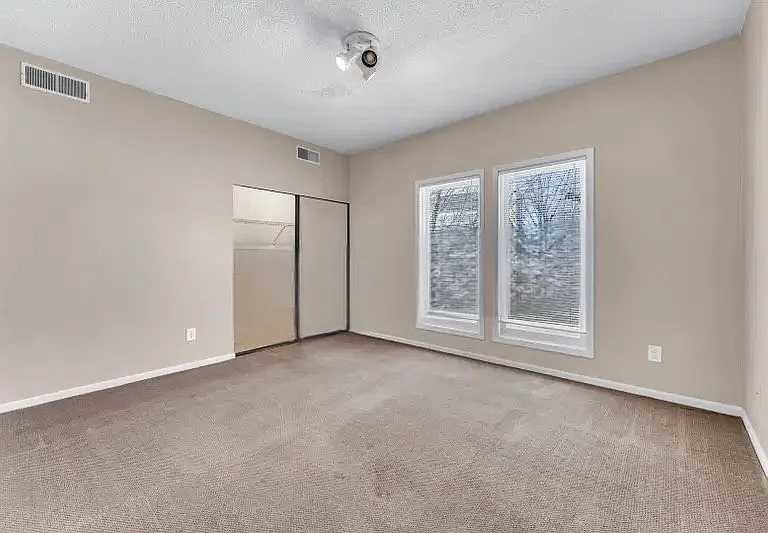 930 E Primrose St #D4 — Photo 10