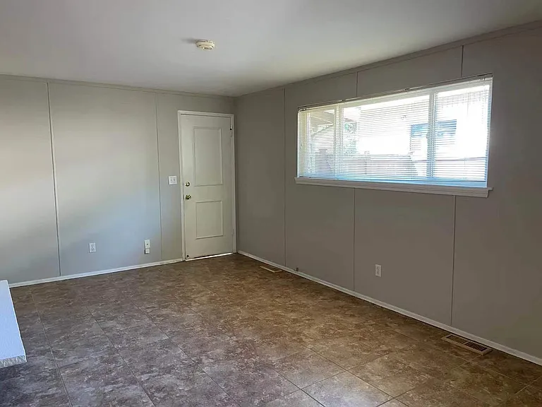 16644 SE 16th St — Photo 5