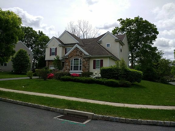 3rd image of 2940 Meadow Lane Dr