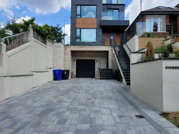 31 Ennerdale Rd Unit 1A, Toronto, ON M6E 4C2