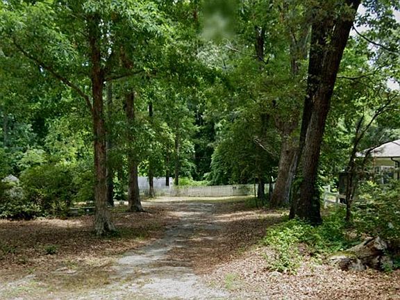 5th image of 209 Woodland Dr