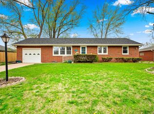 1705 W Lake Ave, Peoria, IL 61614