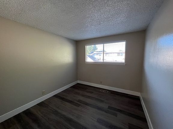 5th image of 1534 Chester Sq #1534