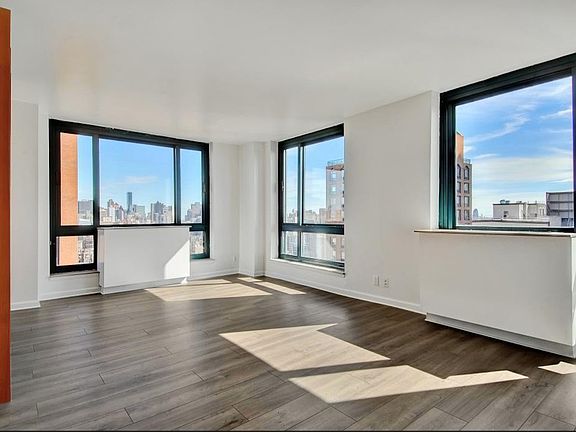 3rd image of 1 Irving Pl APT U26d